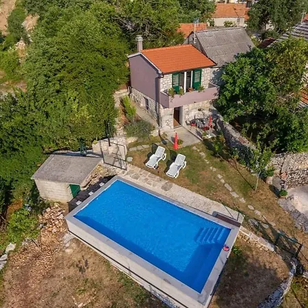 House Honey Lovreć