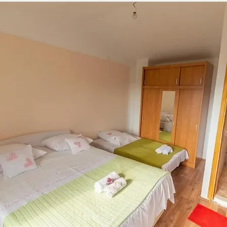 House Honey Lovreć